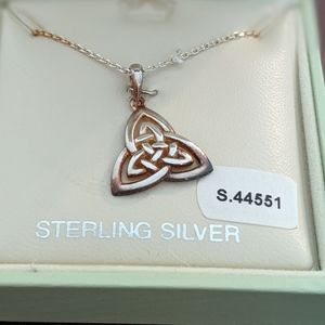 Very fine Sterling Silver Trinity Pendant on Chain w Original Box LOVELY!